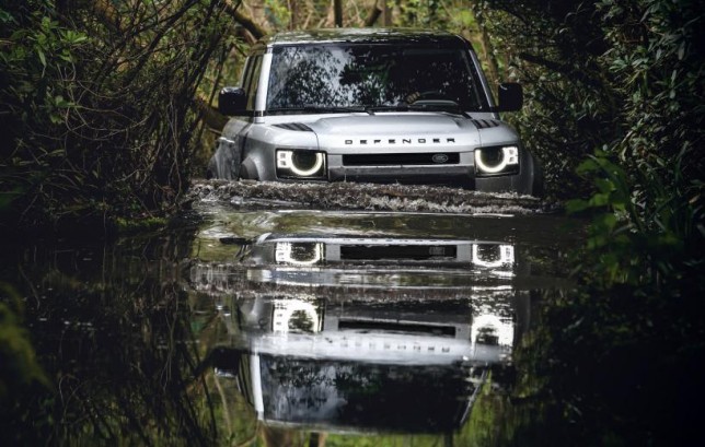 land-rover-LAND-ROVER-Defendergallery_0.png