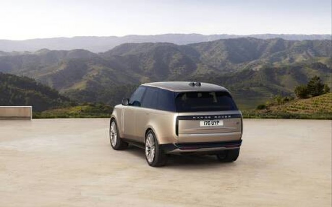 land-rover-LAND-ROVER-Range-Rover-Voguegallery_3.png