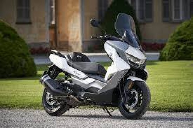 bmw-BMW-C-400gallery_4.png