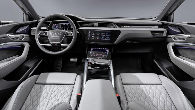 audi-AUDI-E-tron-Sportbackgallery_3.png