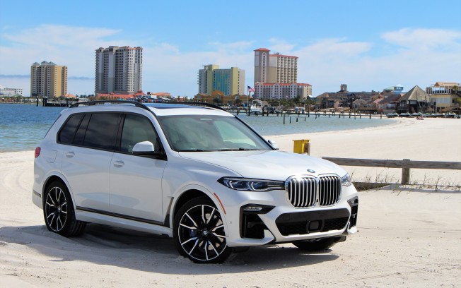 bmw-BMW-X7gallery_3.png