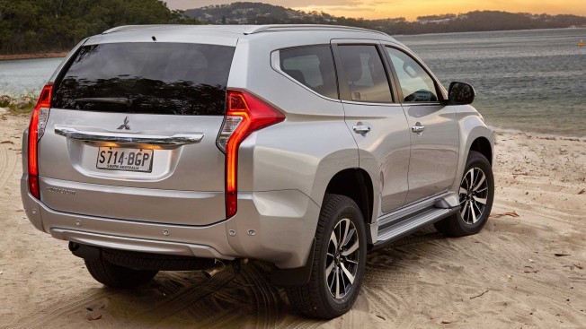 mitsubishi-MITSUBISHI-Pajero-Sportgallery_5.png