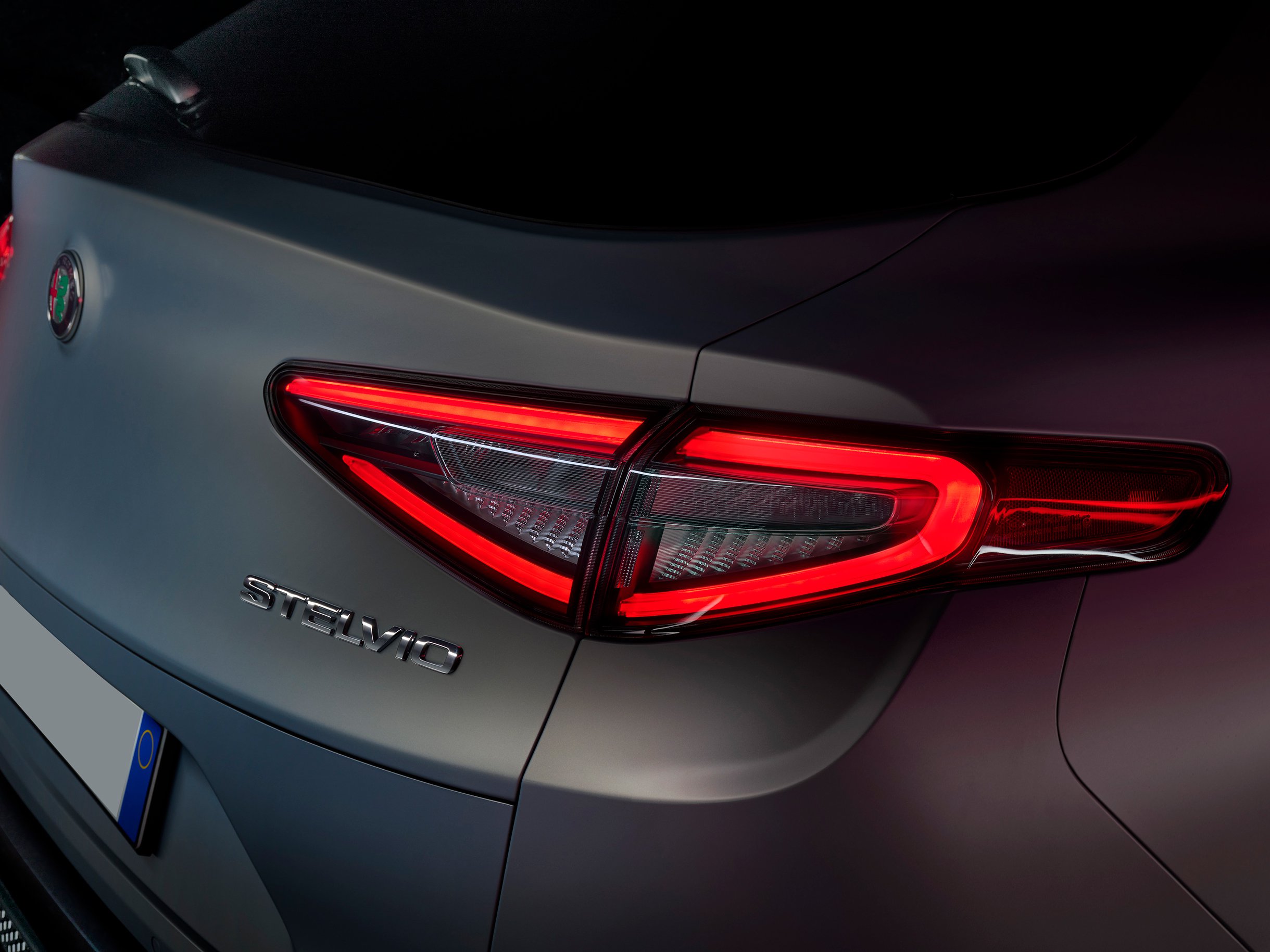 alfa-romeo-stelvio-gallery_6.png