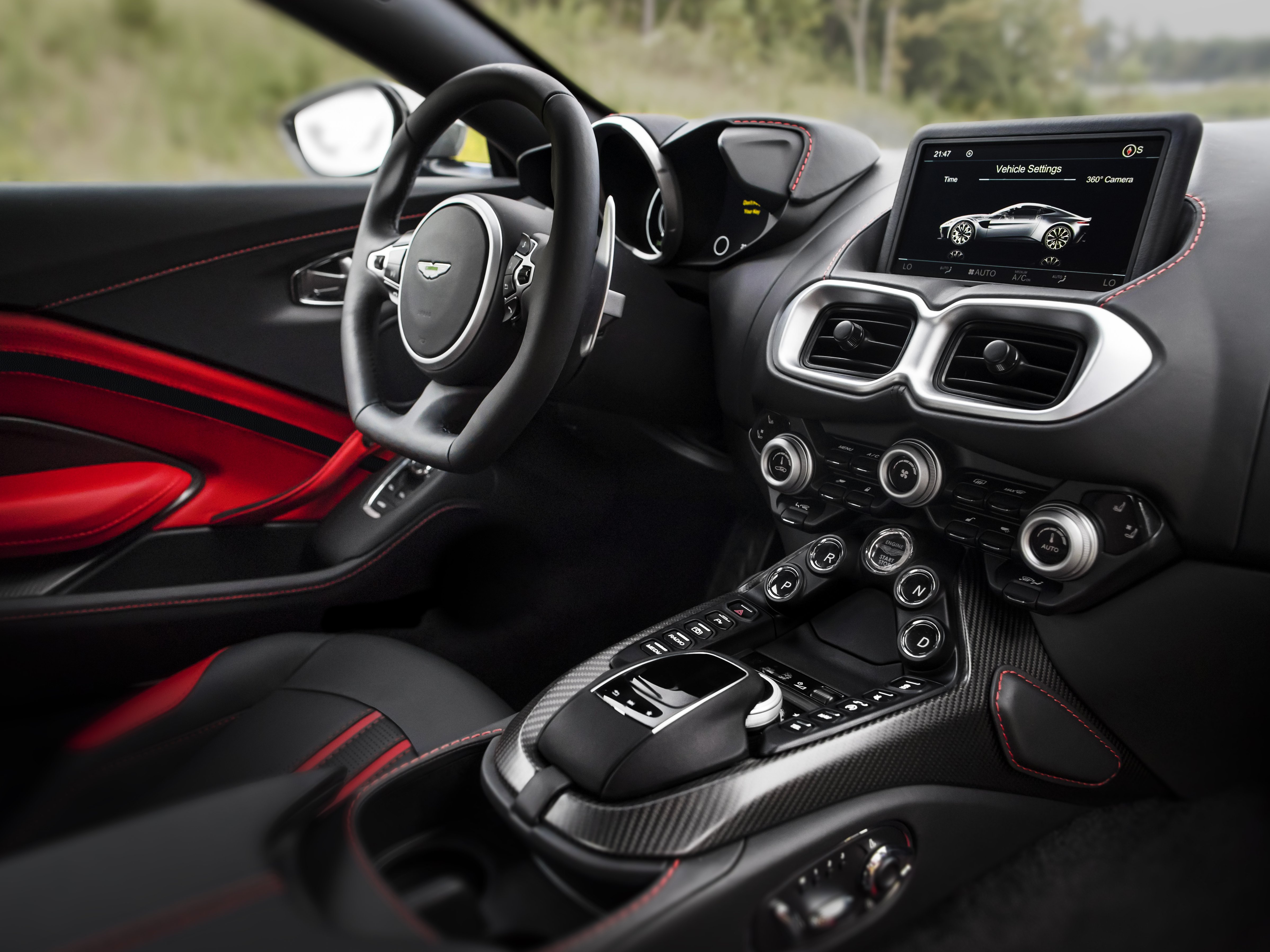 aston-martin-vantage-gallery_1.png