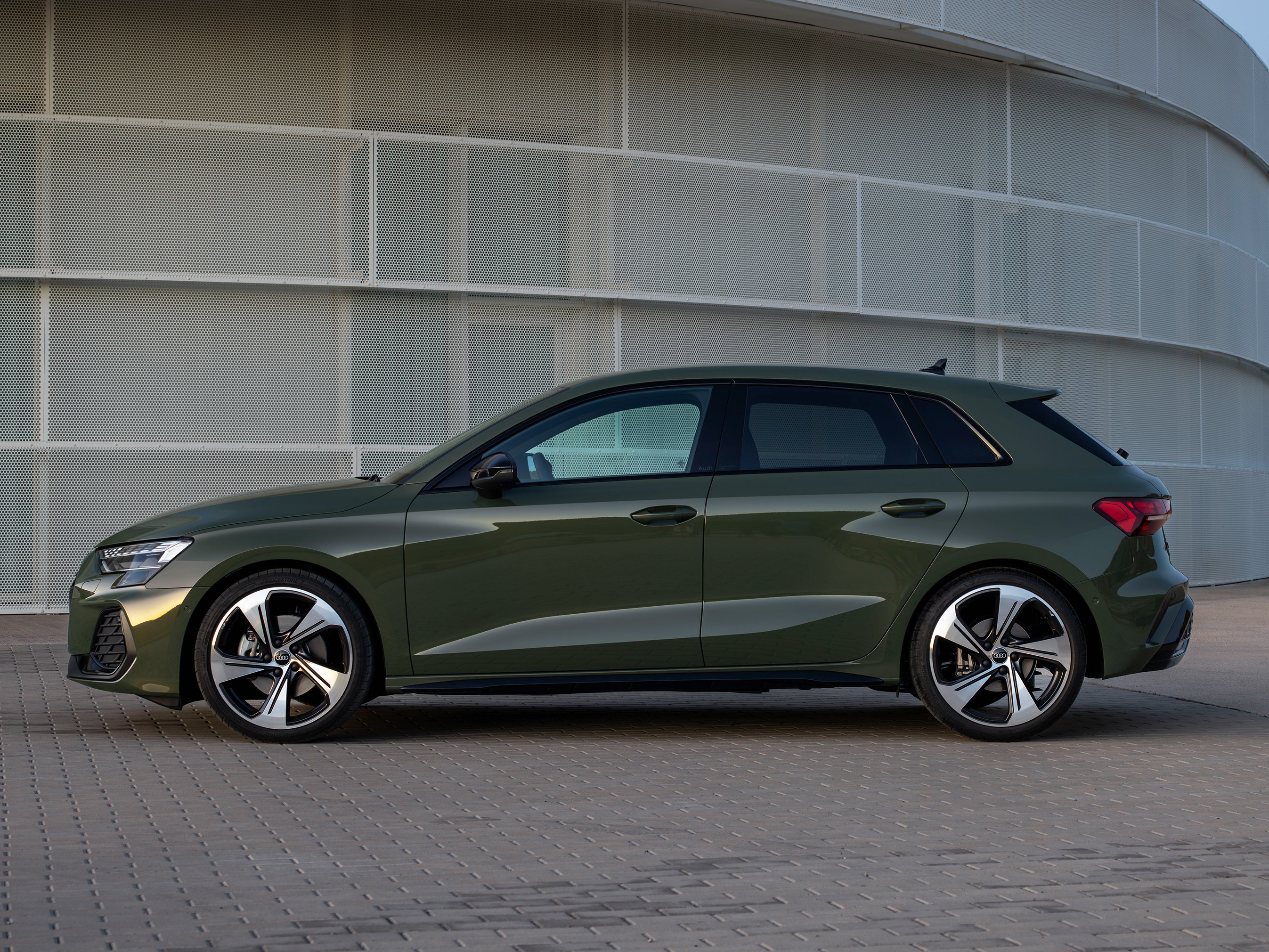 audi-a3-sportback-gallery_3.png