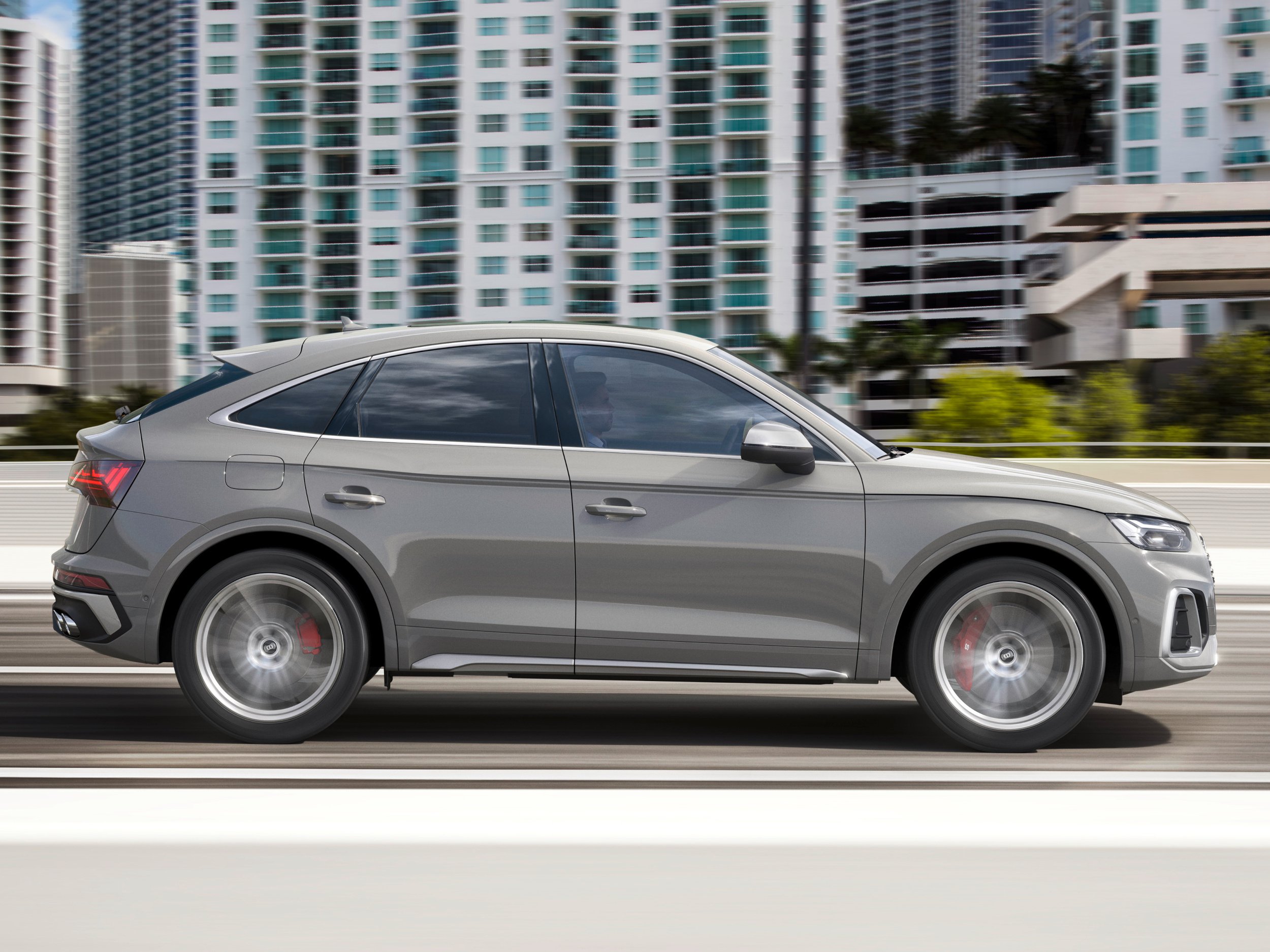 audi-sq5-sportback-gallery_3.png