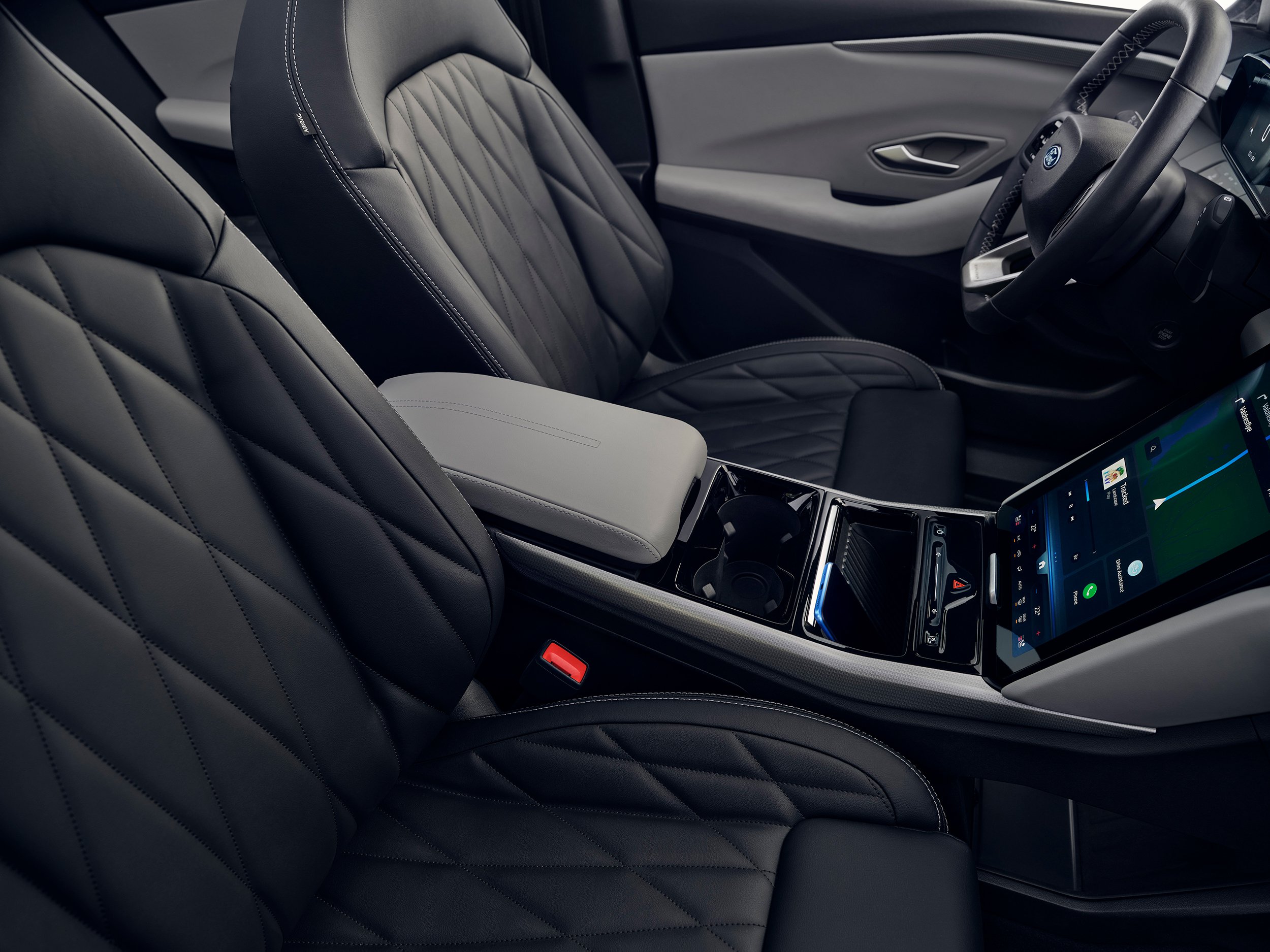 ford-explorer-gallery_2.png