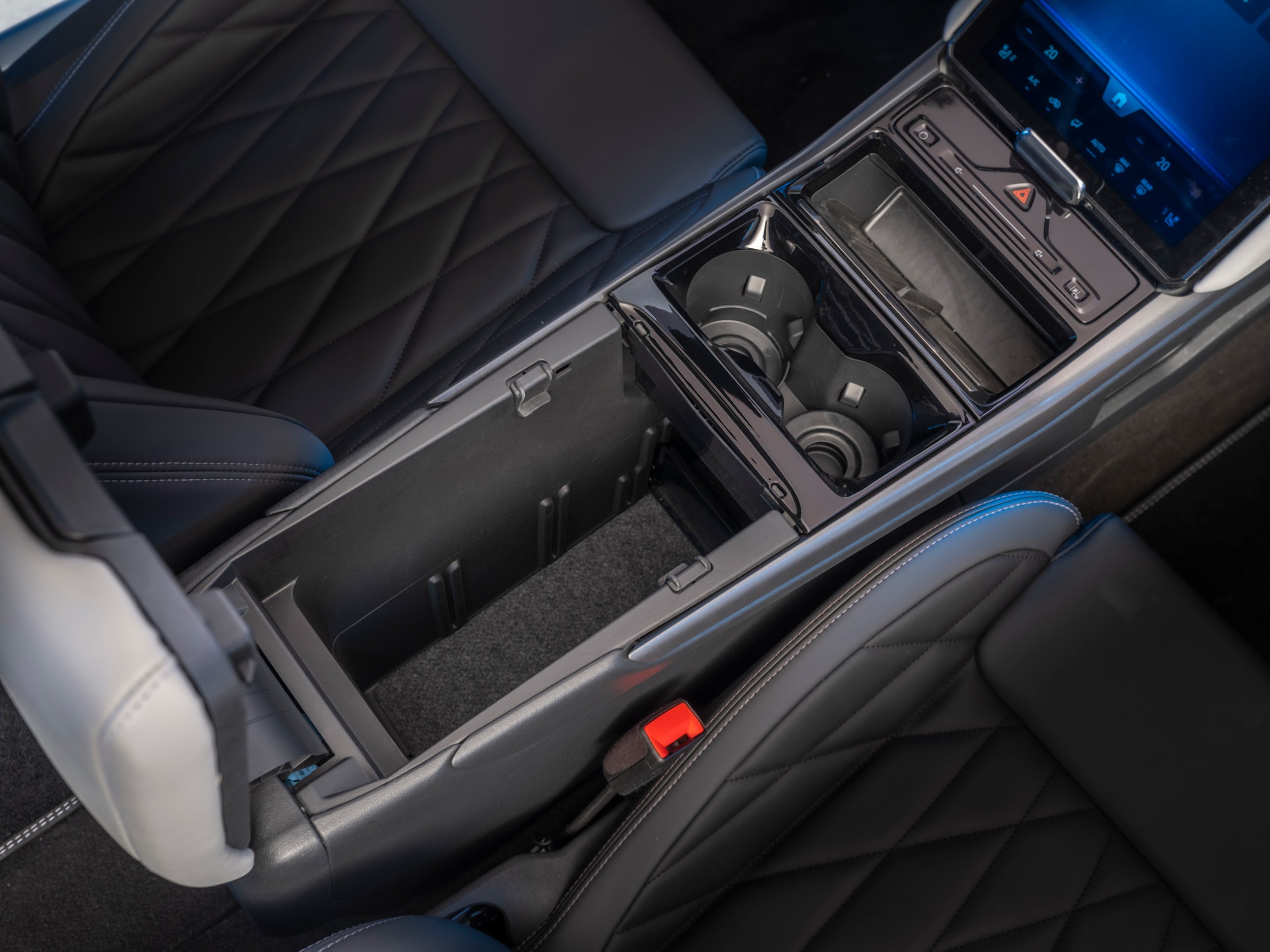 ford-explorer-gallery_5.png