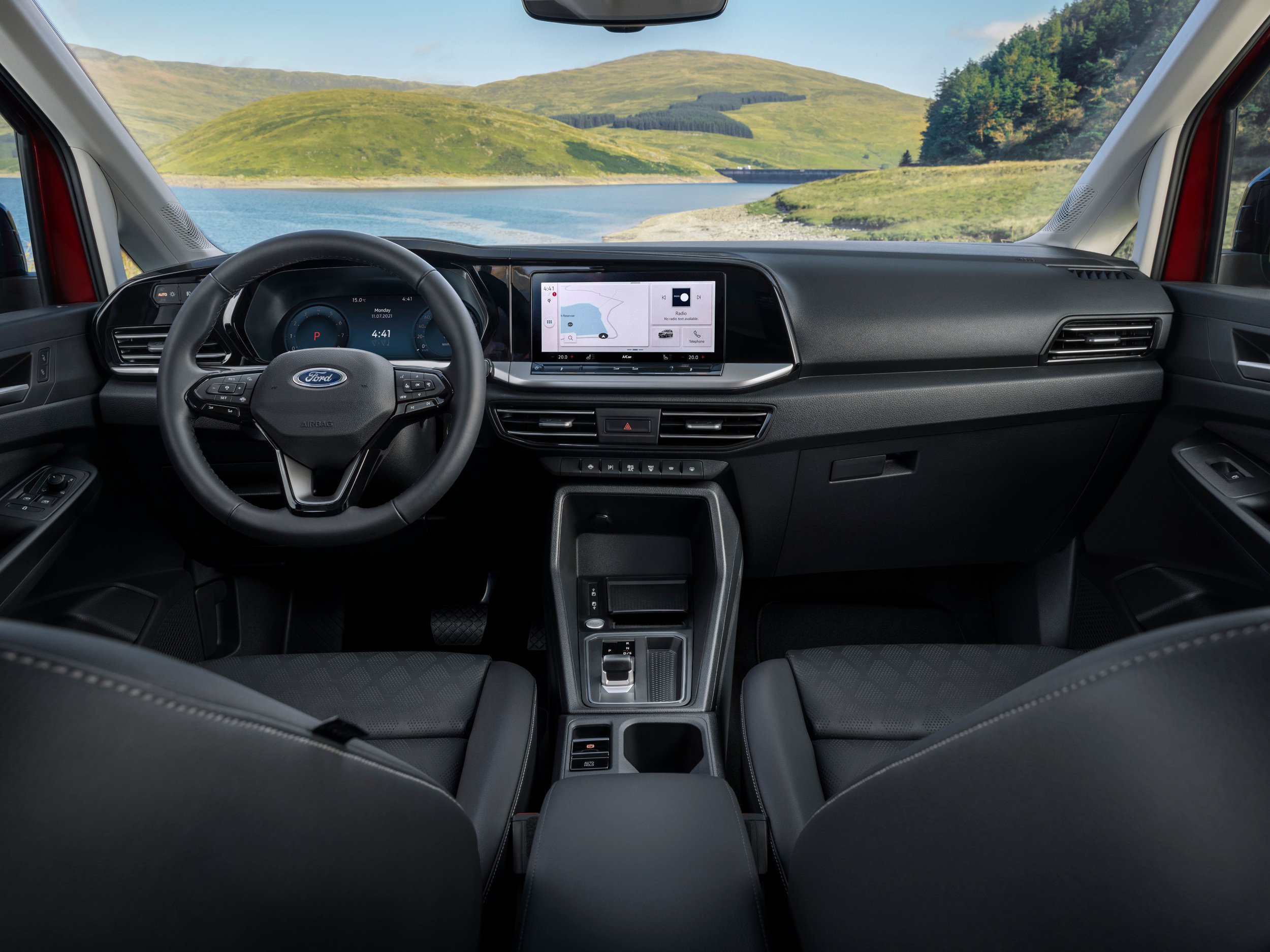 ford-tourneo-connect-gallery_1.png