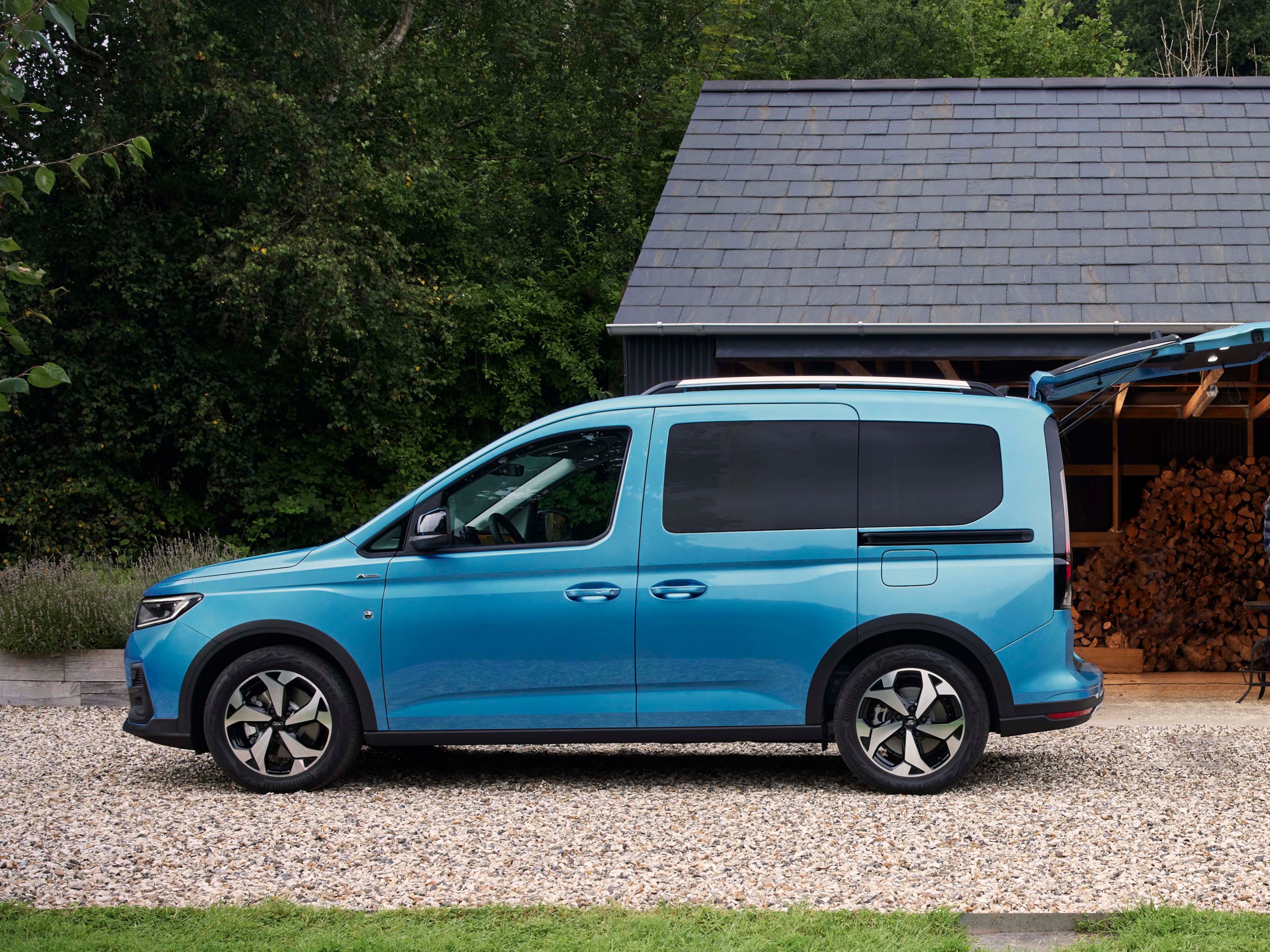 ford-tourneo-connect-gallery_3.png