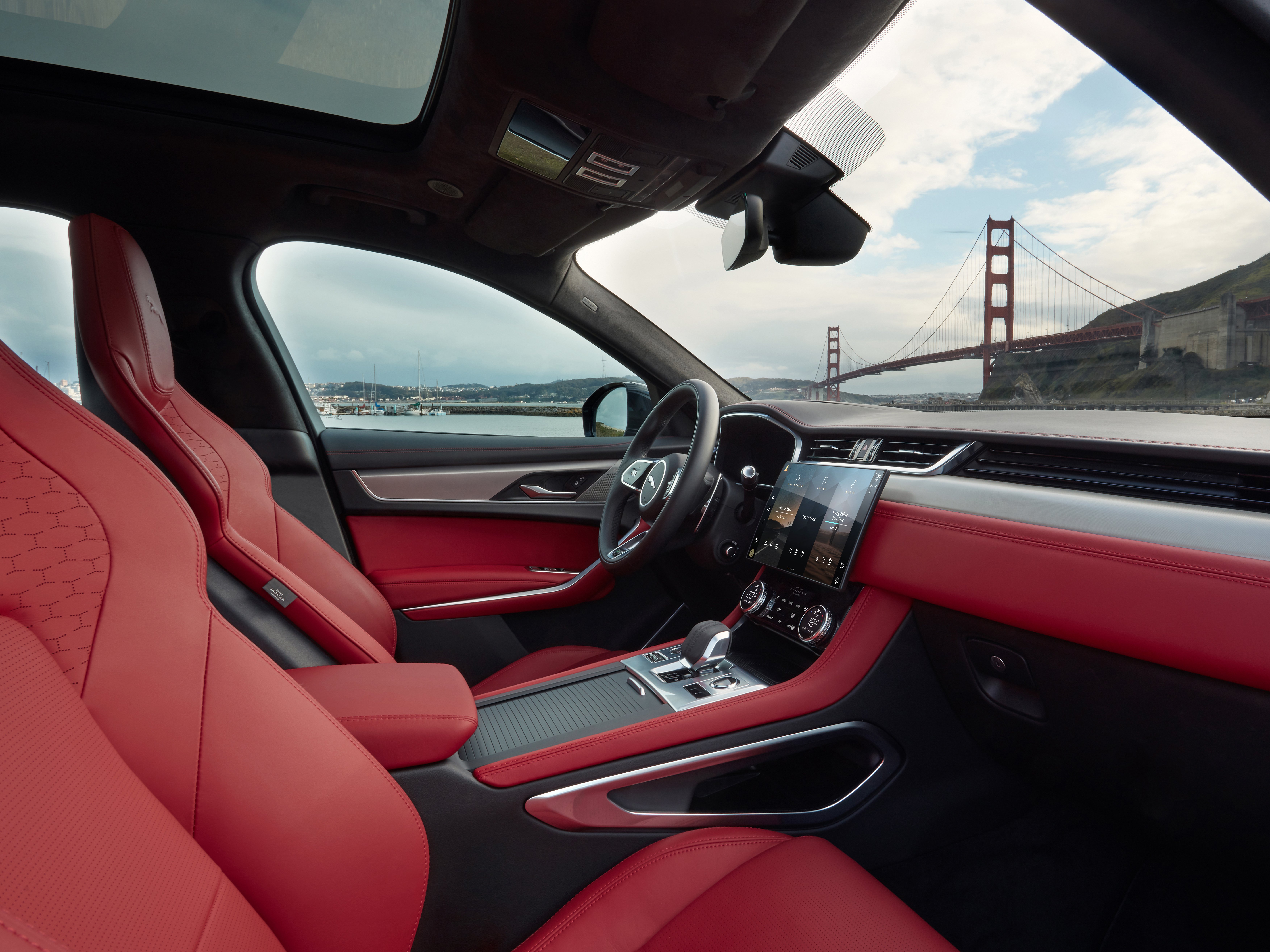 jaguar-f-pace-gallery_2.png
