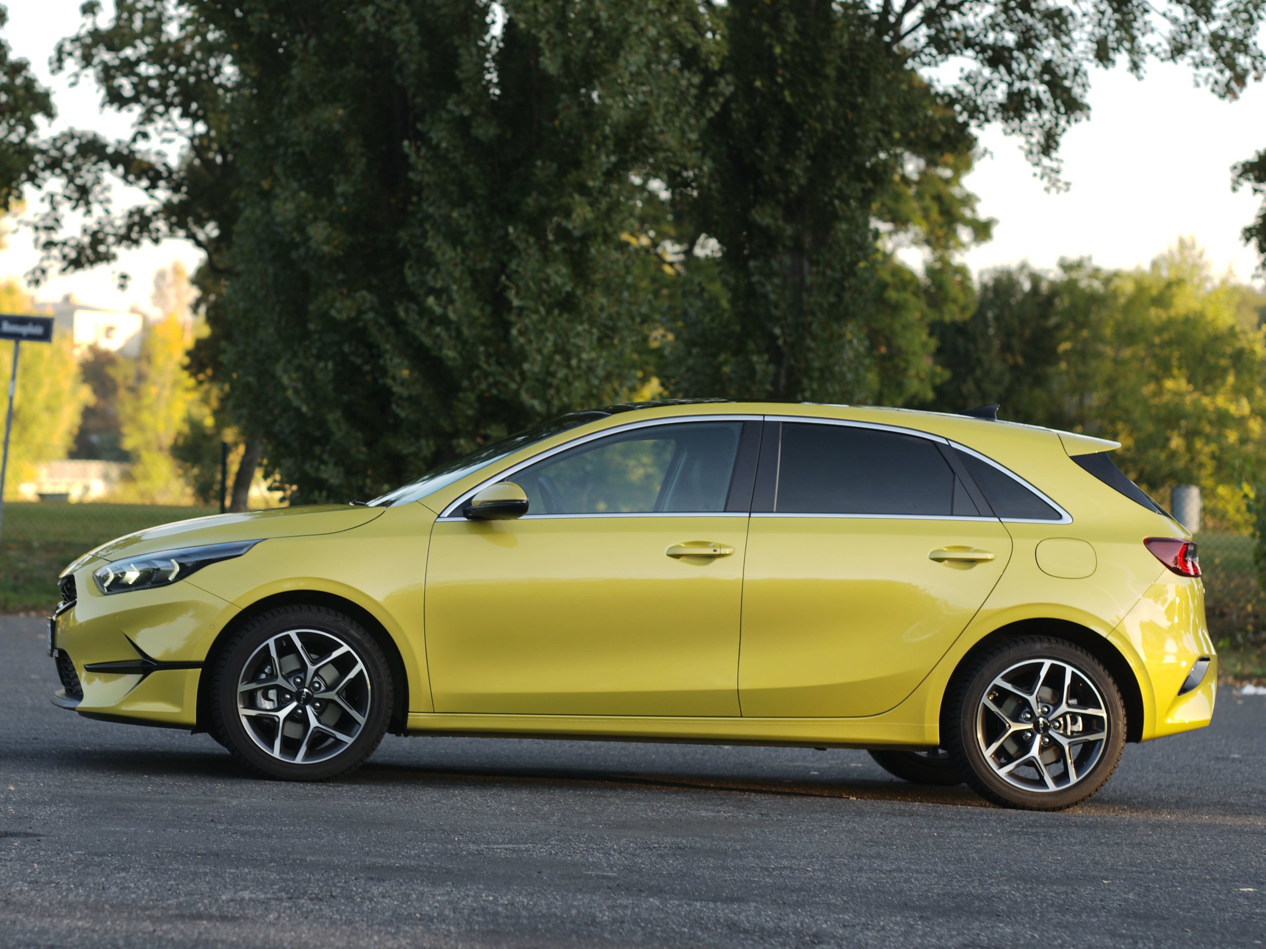 kia-ceed-gallery_2.png