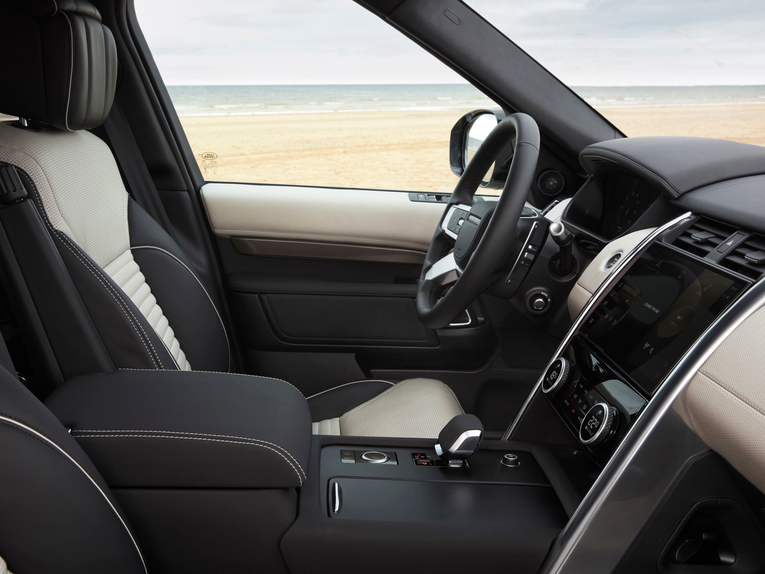 land-rover-discovery-gallery_2.png