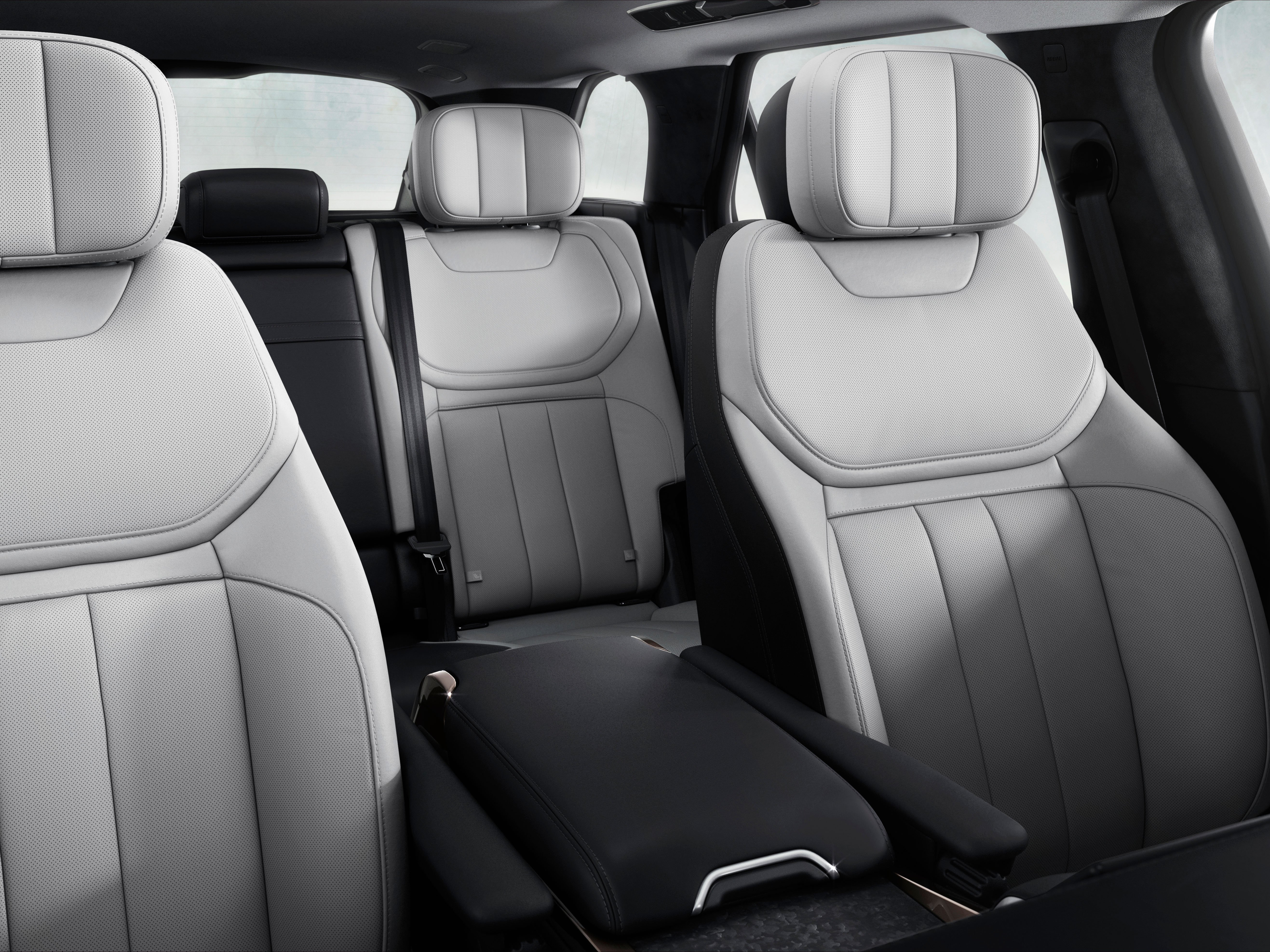 land-rover-range-rover-sport-gallery_2.png