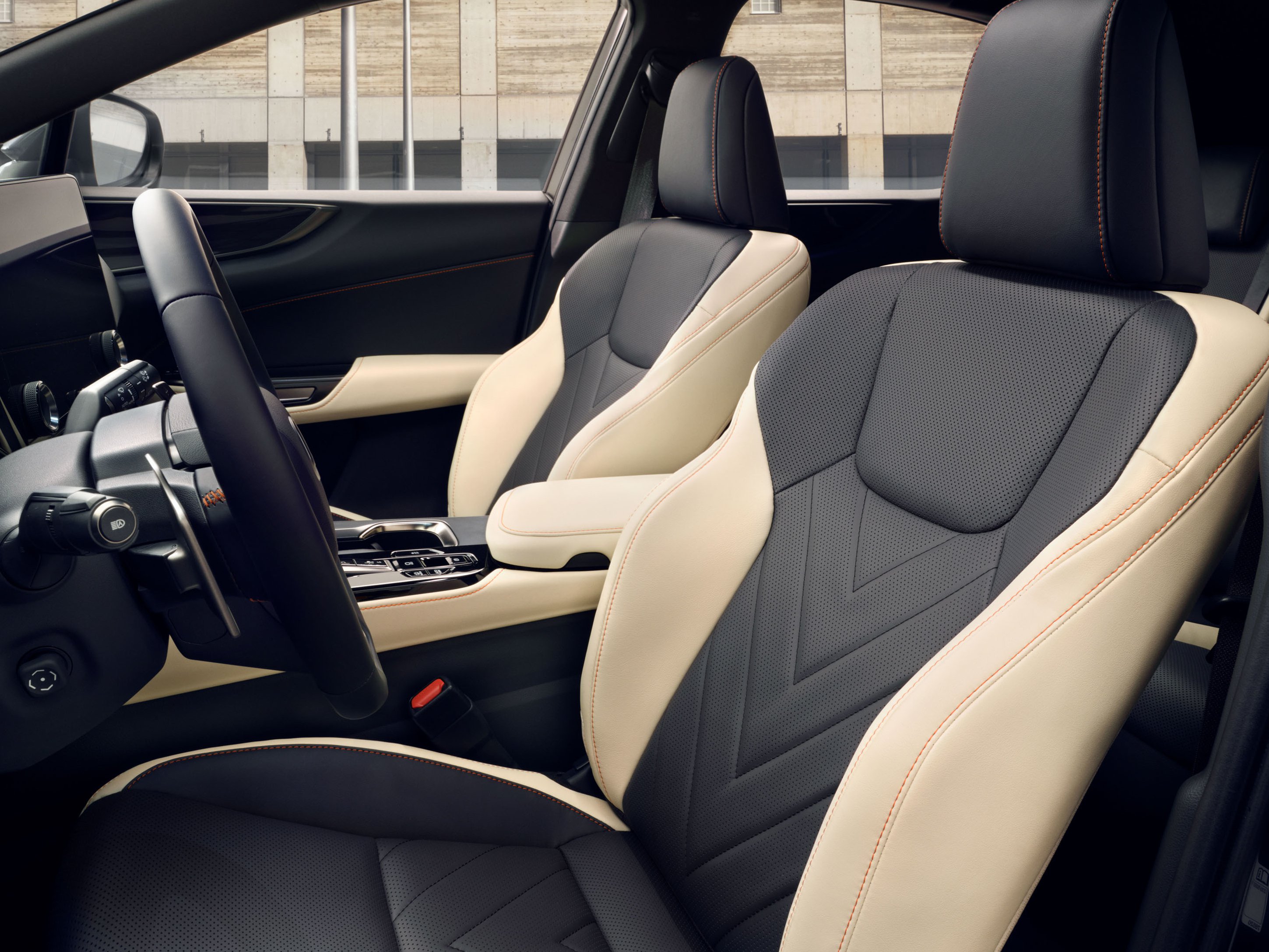 lexus-nx-gallery_2.png