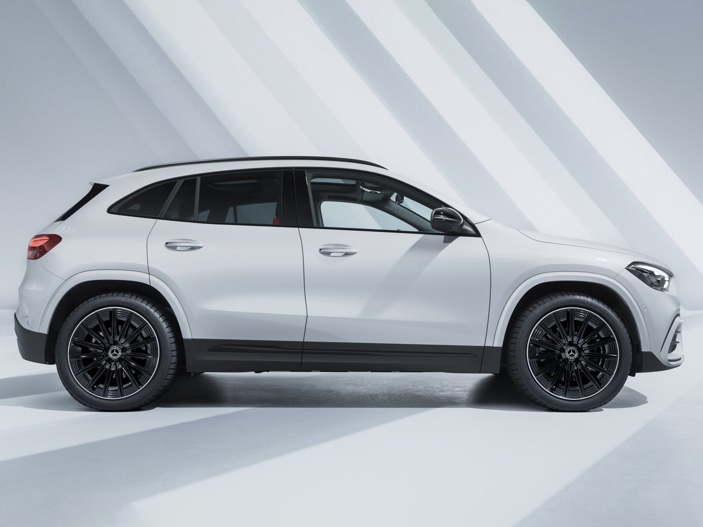 mercedes-gla-gallery_3.png