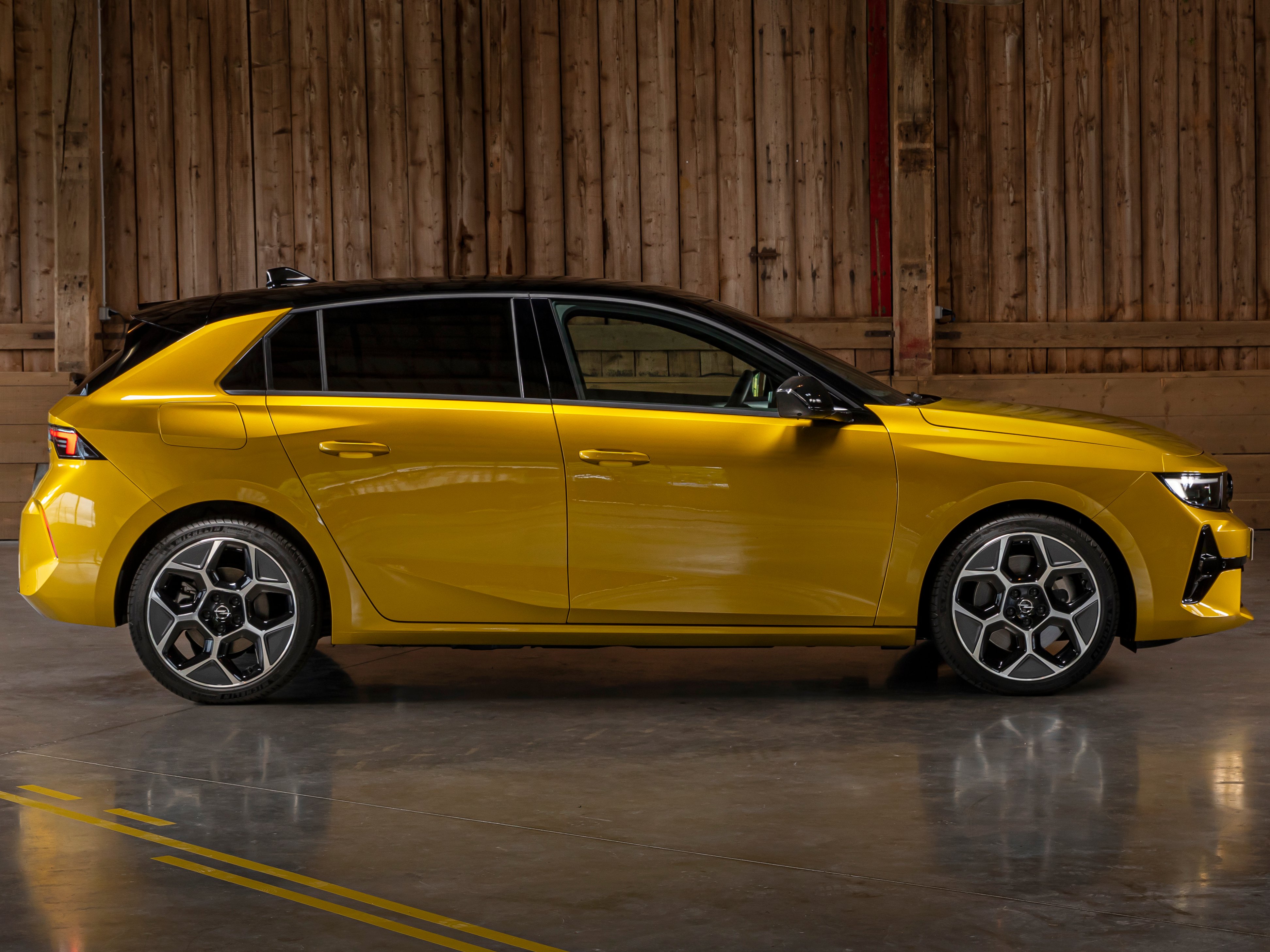 opel-astra-gallery_3.png