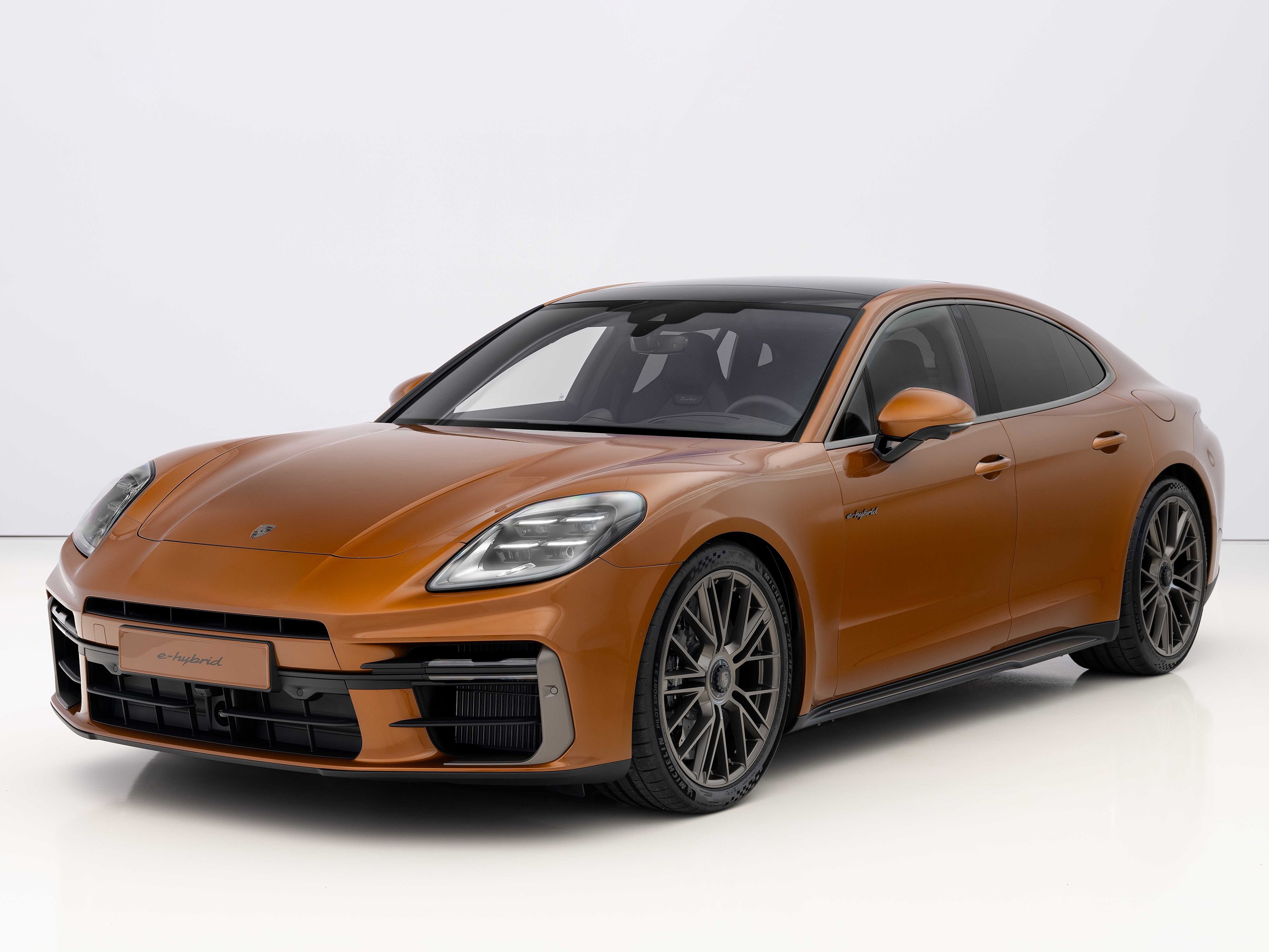 porsche-panamera-gallery_0.png