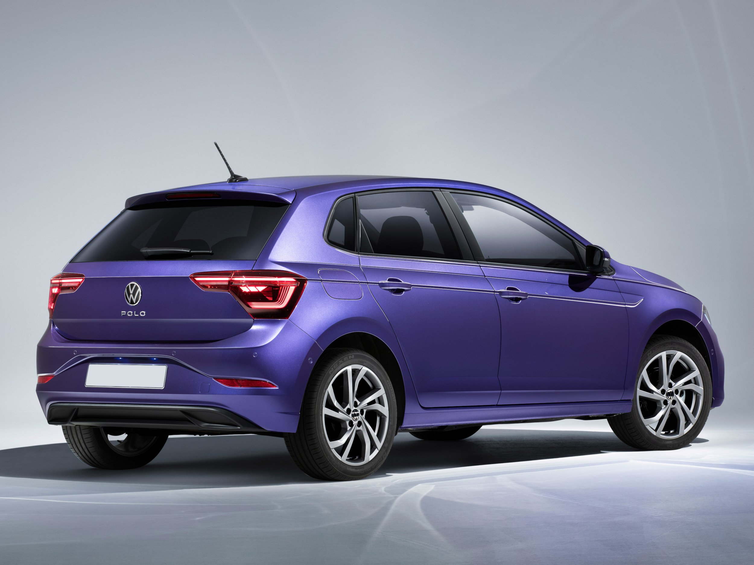 volkswagen-polo-gallery_6.png