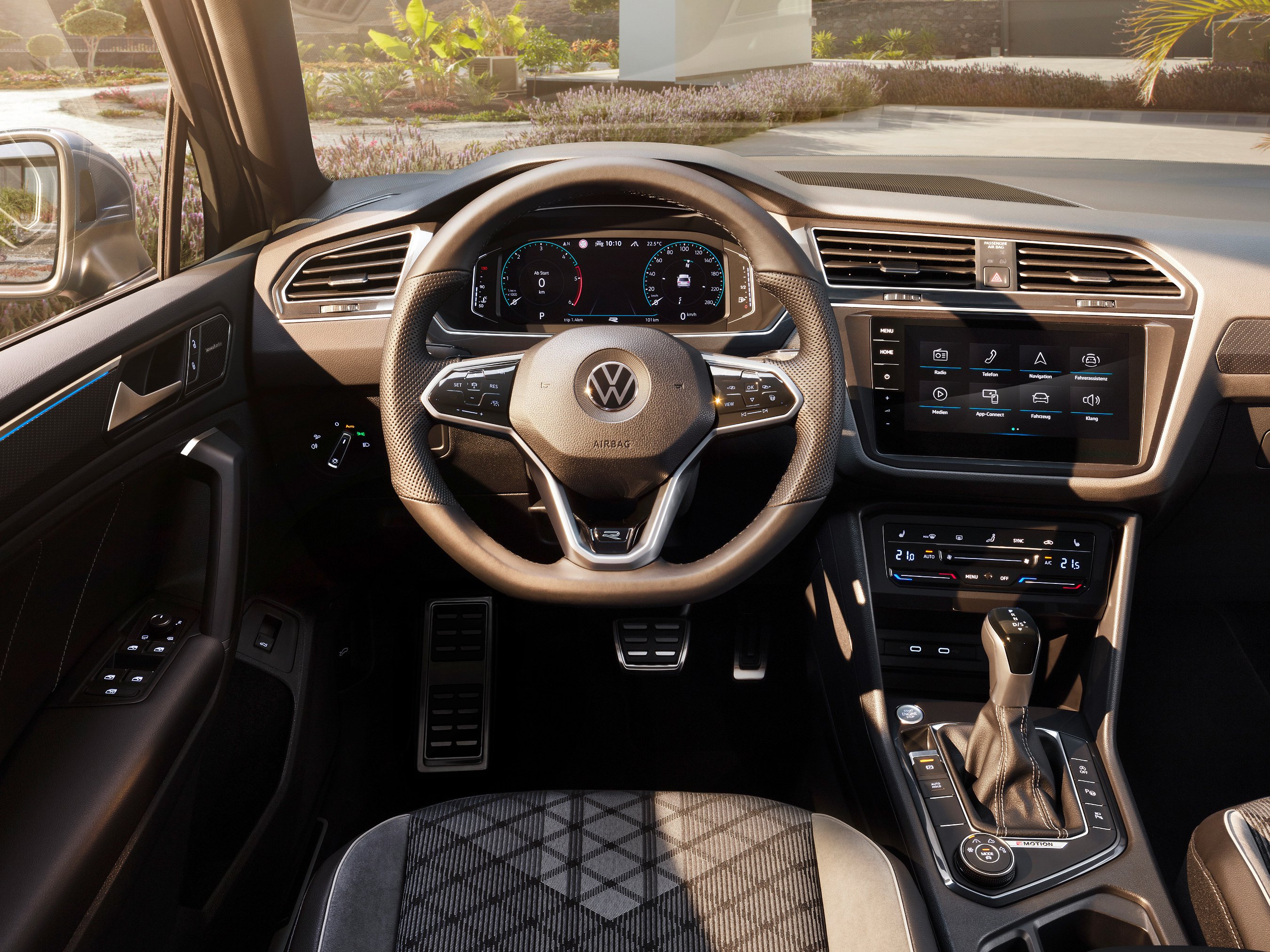 volkswagen-tiguan-gallery_1.png