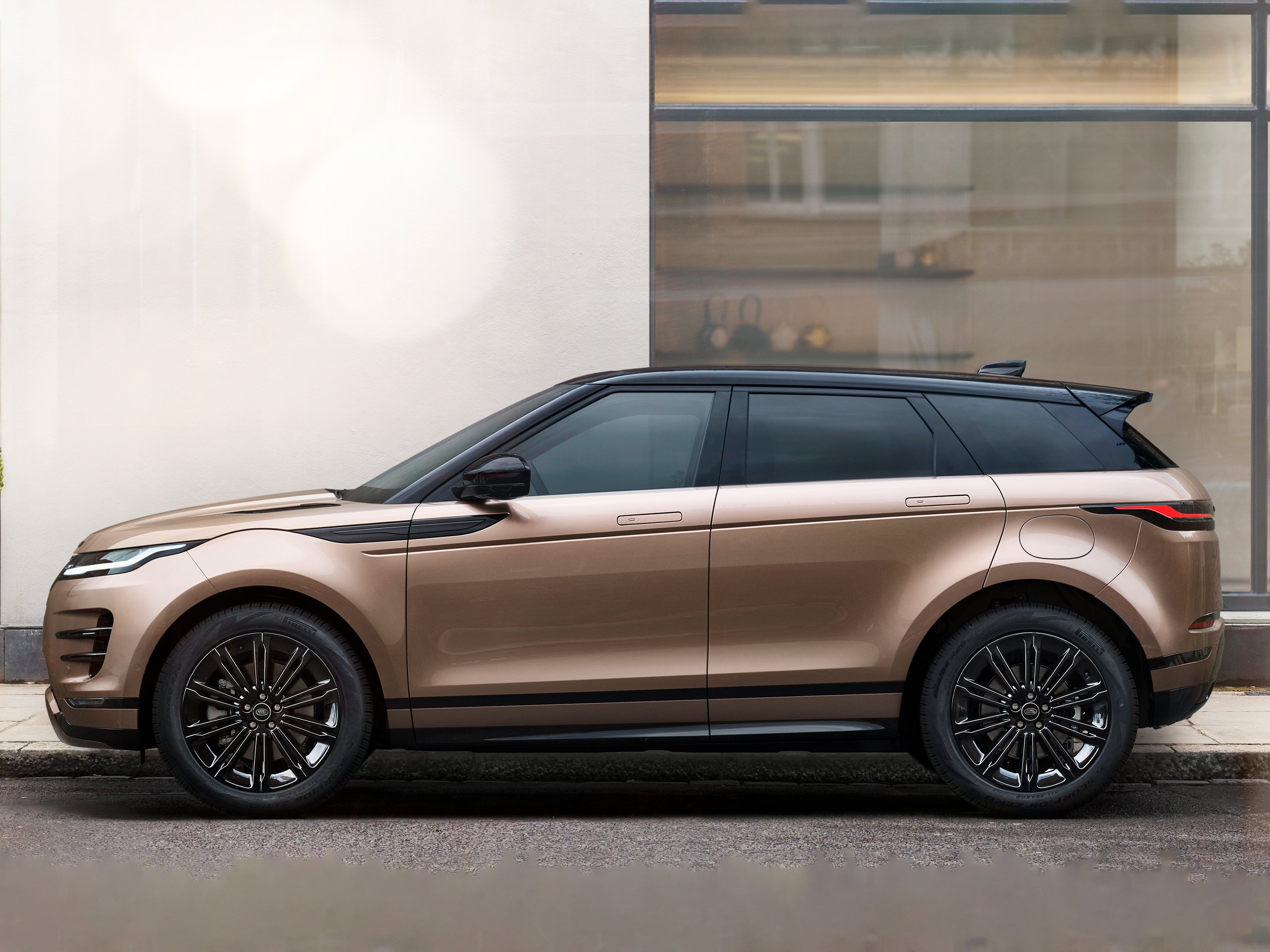 land-rover-range-rover-evoque-gallery_3.png